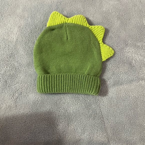 Chilsrens Green Dinosaur Beanie and Mittens Set - Picture 2 of 6